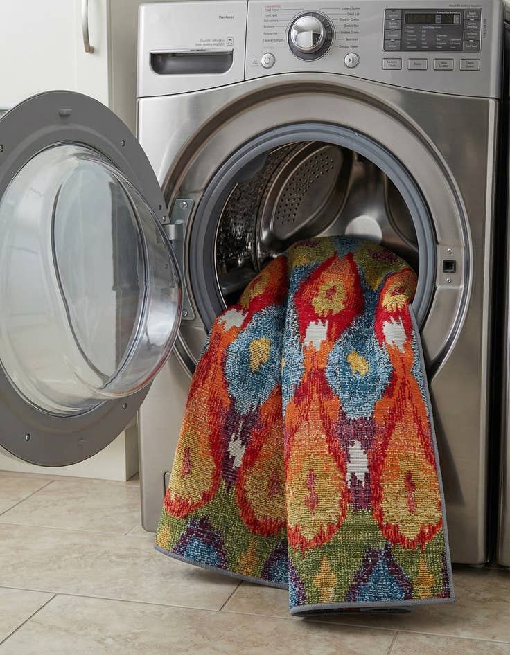 Detail image of 4' x 6'  Washable Modern Indoor / Outdoor Rug