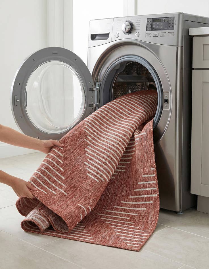 Detail image of  5' 3 x 8'  Washable Modern Indoor / Outdoor Rug