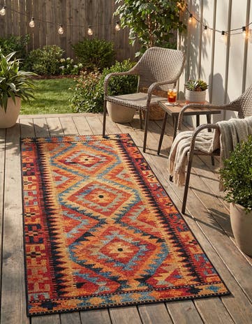 2' 7 x 5' 3 Easy-Clean Tribal Indoor / Outdoor Runner Rug
