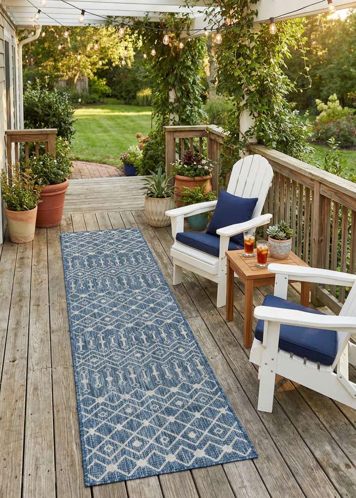 2' x 10' Easy-Clean Trellis Indoor / Outdoor Runner Rug
