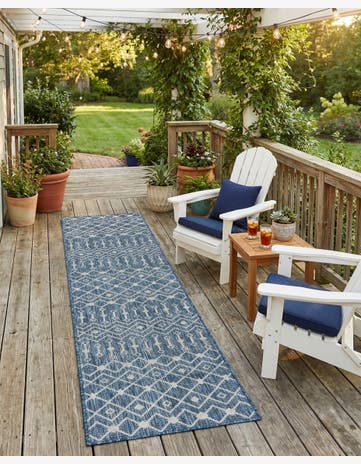 2' x 10' Easy-Clean Lattice Indoor / Outdoor Runner Rug