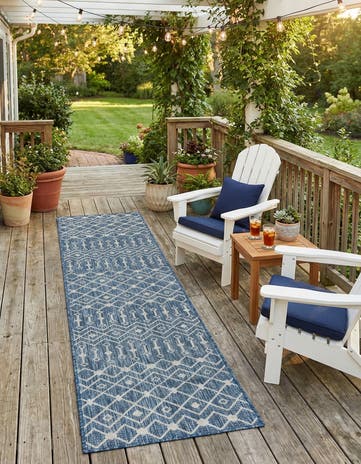 2' x 10' Easy-Clean Lattice Indoor / Outdoor Runner Rug