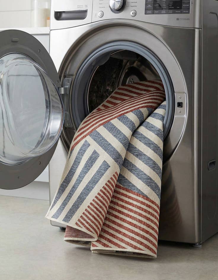 Detail image of 7' x 10'  Washable Jill Zarin Indoor / Outdoor Rug