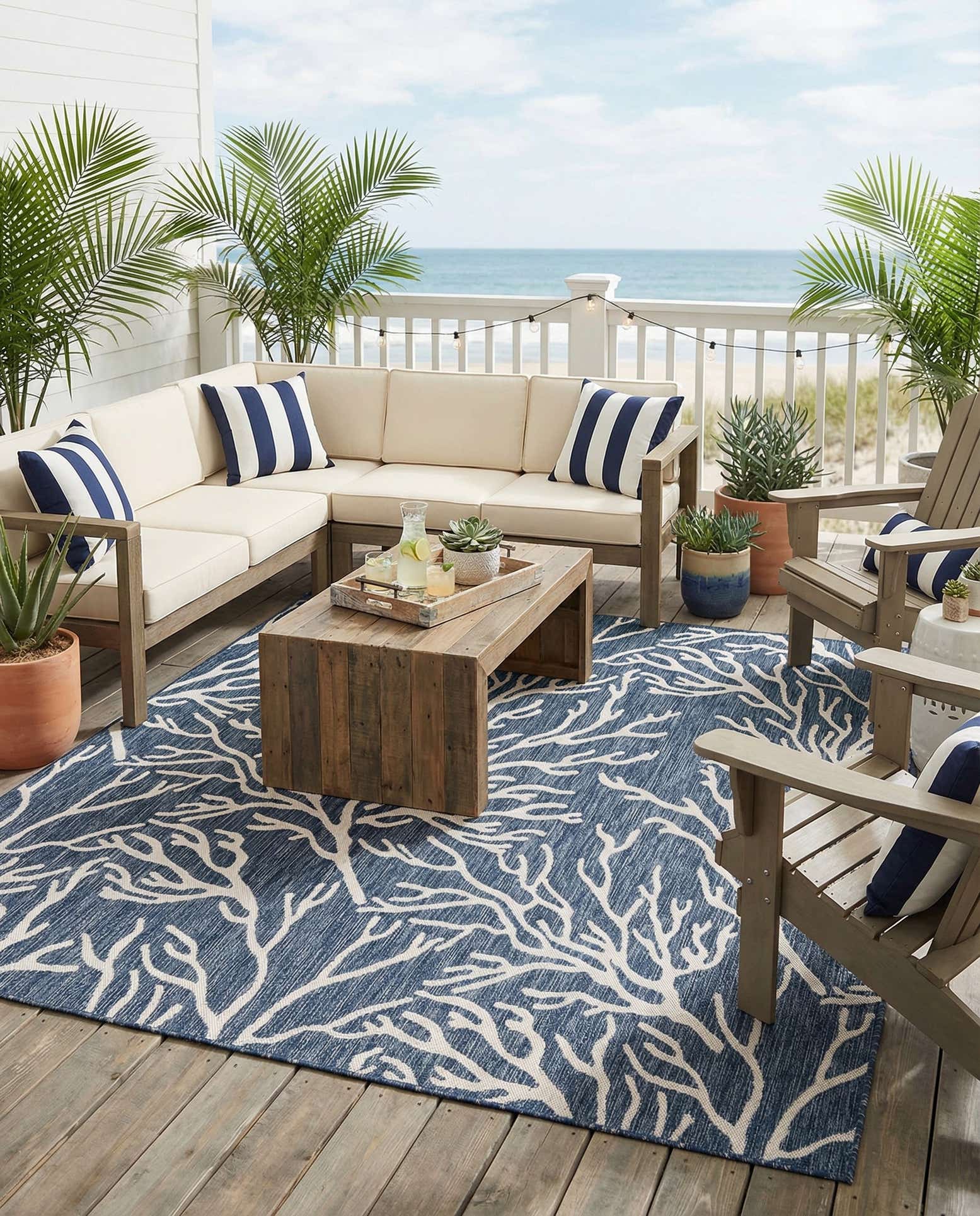 7' 10 x 7' 10 Easy-Clean Coastal Indoor / Outdoor Square Rug