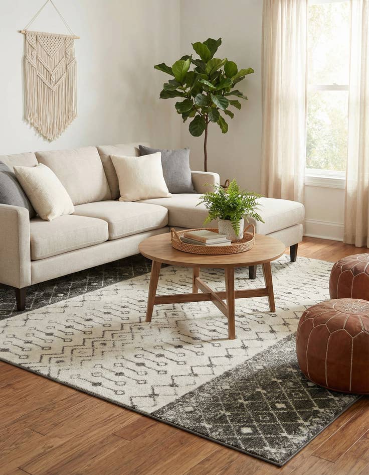 Detail image of 7' 10 x 10' Moroccan Trellis Rug