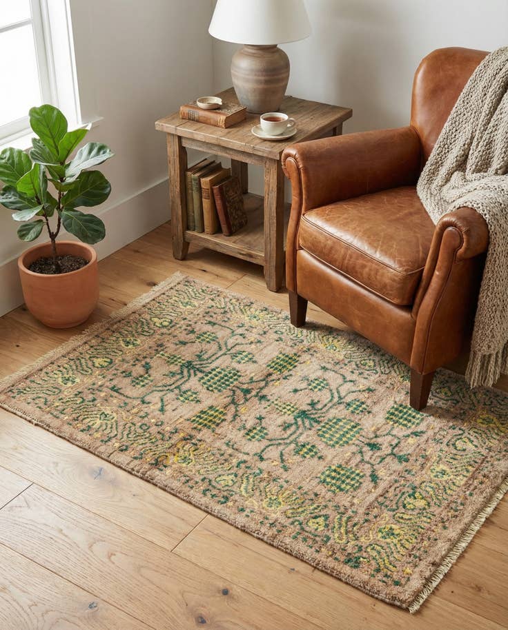 Detail image of 3' 2 x 4' 10 Hand Knotted Darya Rug