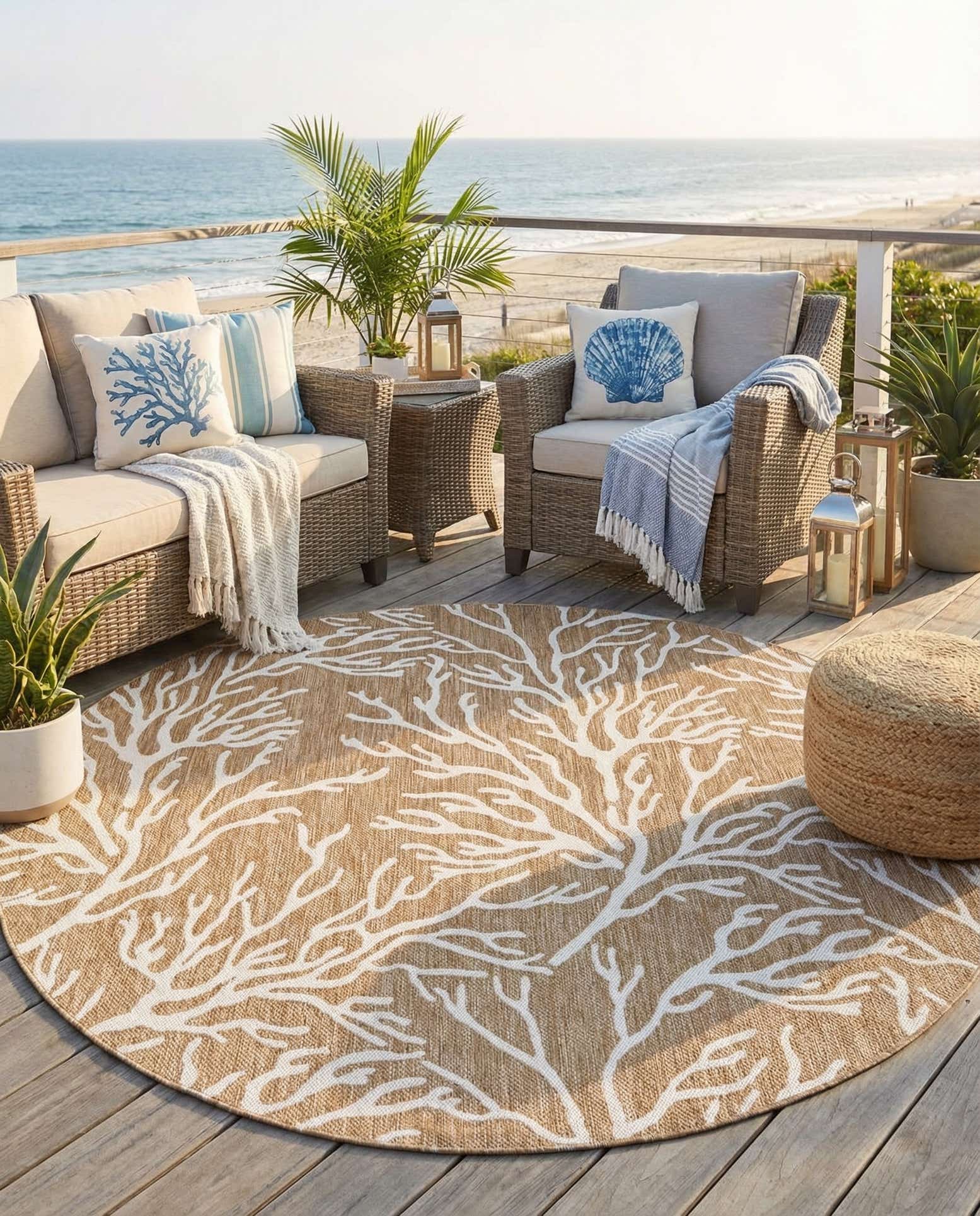 7' 10 x 7' 10 Easy-Clean Coastal Indoor / Outdoor Round Rug