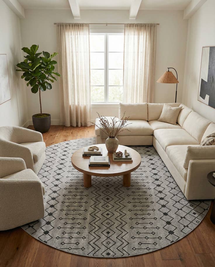 Detail image of 13' x 13' Easy-Clean Lattice Indoor / Outdoor Round Rug