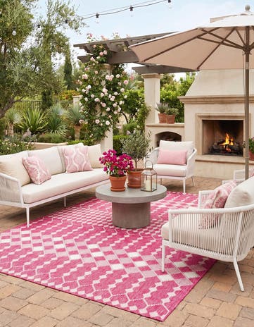 10' x 14' Easy-Clean Lattice Indoor / Outdoor Rug