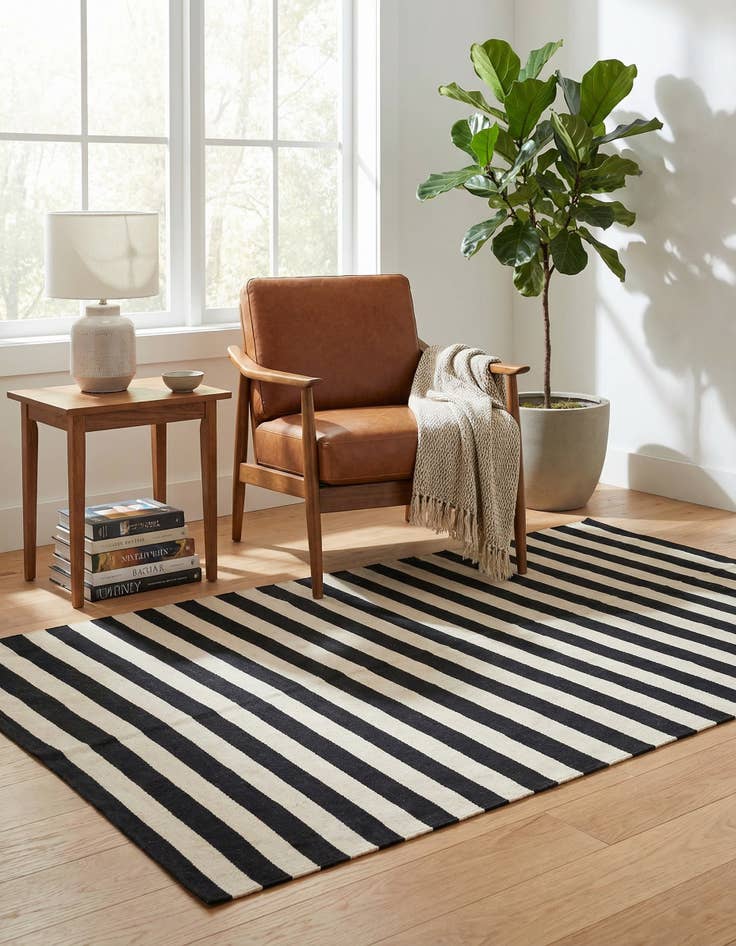 Detail image of 3' 4 x 4' 10  Hand Woven Kilim Modern Wool Rug