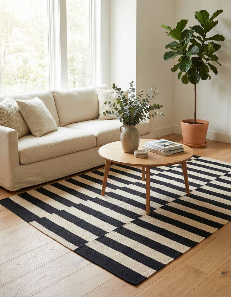 Detail image of 4' 3 x 6' 1  Hand Woven Kilim Modern Wool Rug