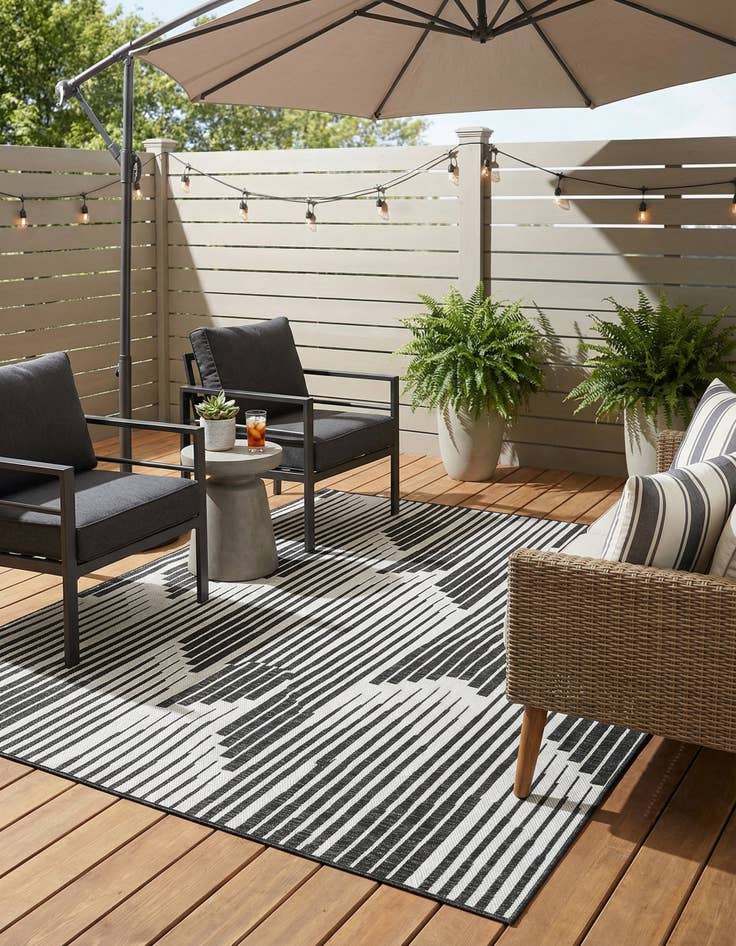 Detail image of 7' 10 x 7' 10  Washable Modern Indoor / Outdoor Square Rug