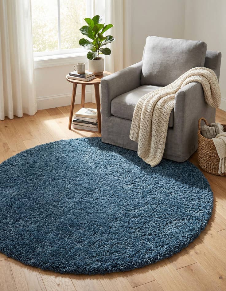 Detail image of 7' 5 x 7' 8 Zermatt Shag Round Rug