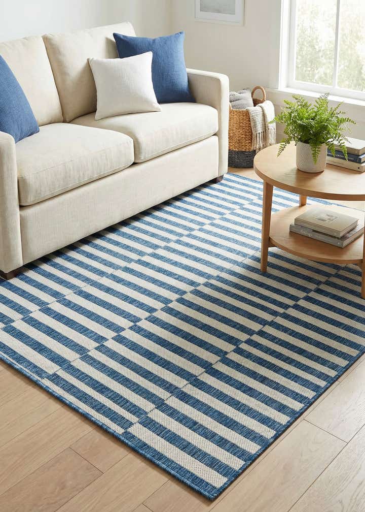 4' x 6' Easy-Clean Ribbon Indoor / Outdoor Rug