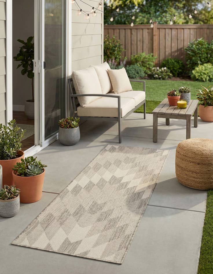 Detail image of 2' x 6'  Washable Modern Indoor / Outdoor Runner Rug