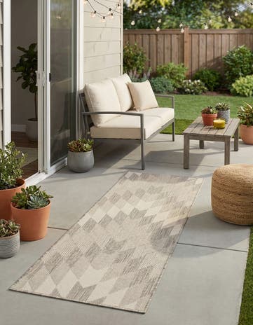 2' x 6' Easy-Clean Modern Indoor / Outdoor Runner Rug