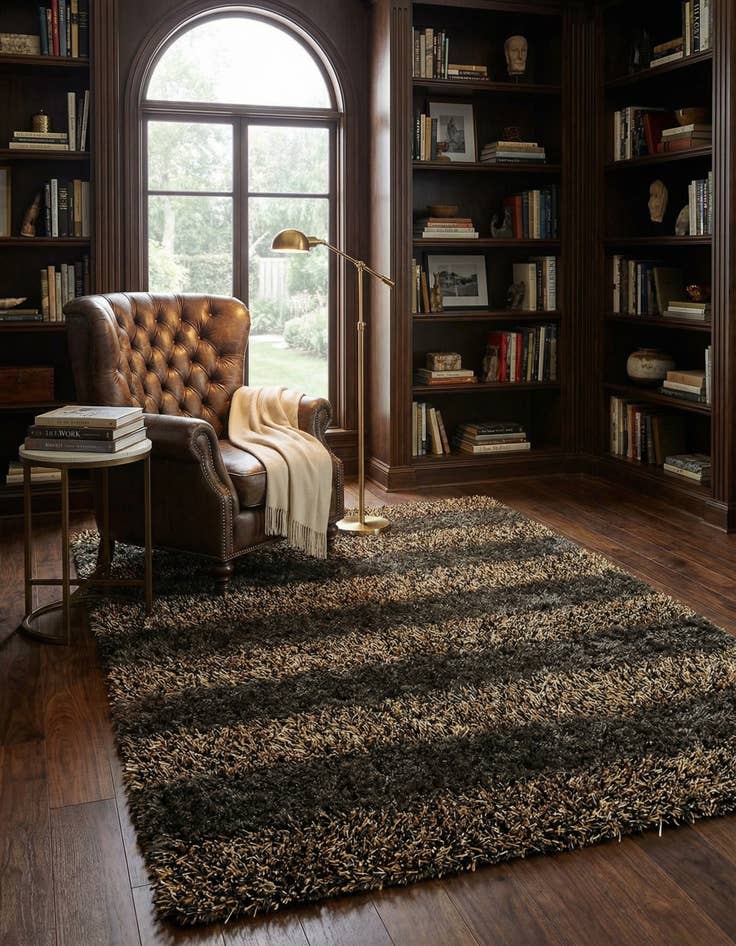 Detail image of 5' x 6' 7 Multi-Tone Shag Rug