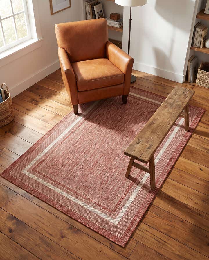 4' x 6' Easy-Clean Border Indoor / Outdoor Rug