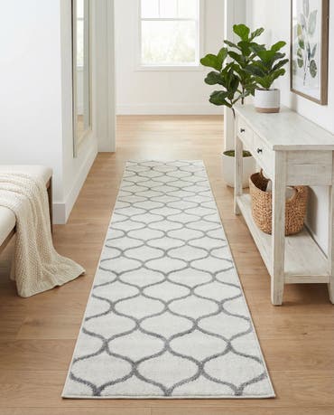  2' x 10' Lattice Frieze Runner Rug