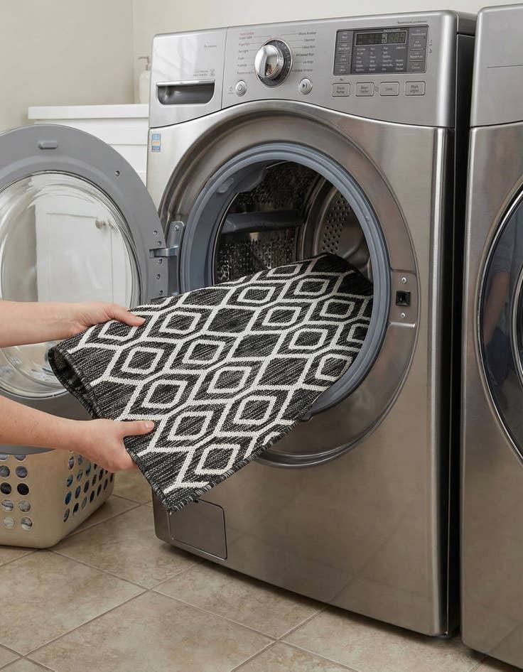 Detail image of  2' x 3'  Washable Jill Zarin Turks and Caicos Indoor / Outdoor Rug