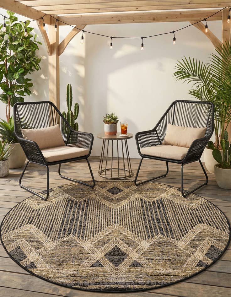 Detail image of 5' x 5'  Washable Modern Indoor / Outdoor Round Rug