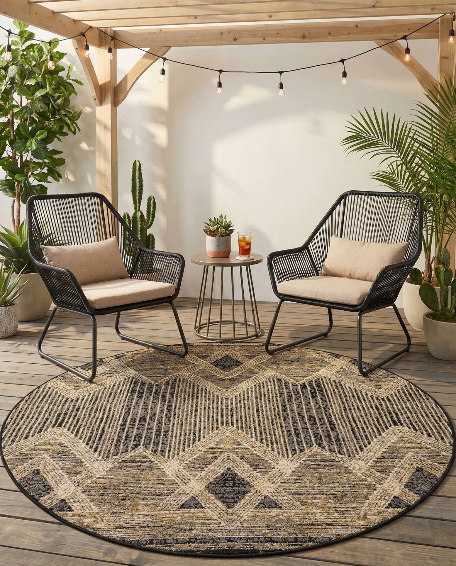 5' x 5' Easy-Clean Modern Indoor / Outdoor Round Rug