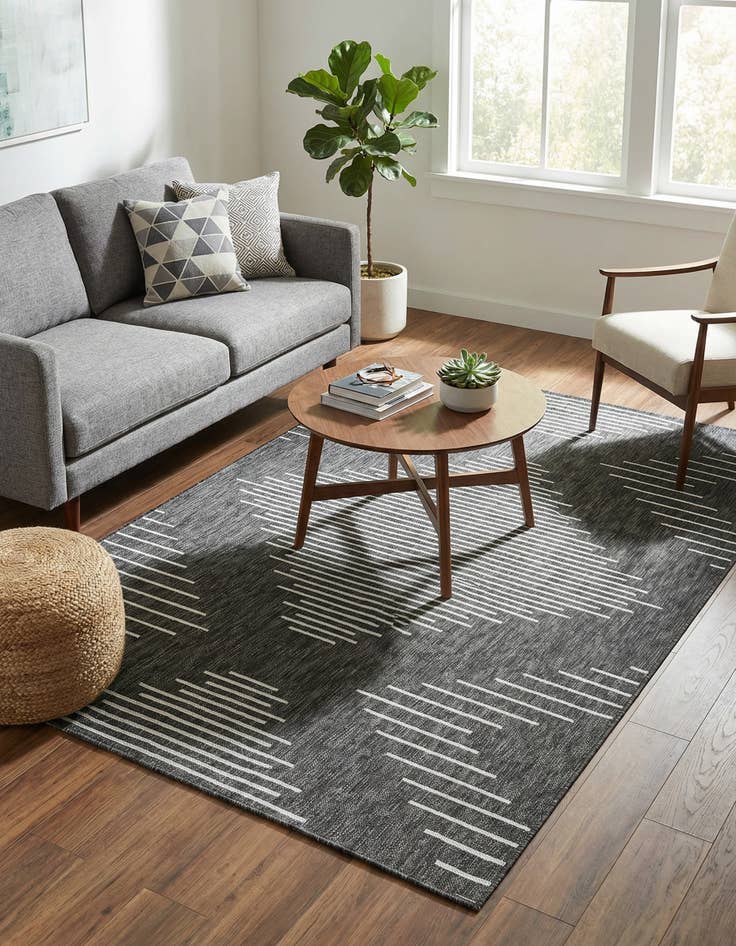 Detail image of 5' 3 x 8' Easy-Clean Modern Indoor / Outdoor Rug