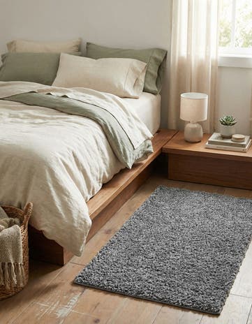 2' x 3' Soft Solid Shag Rug