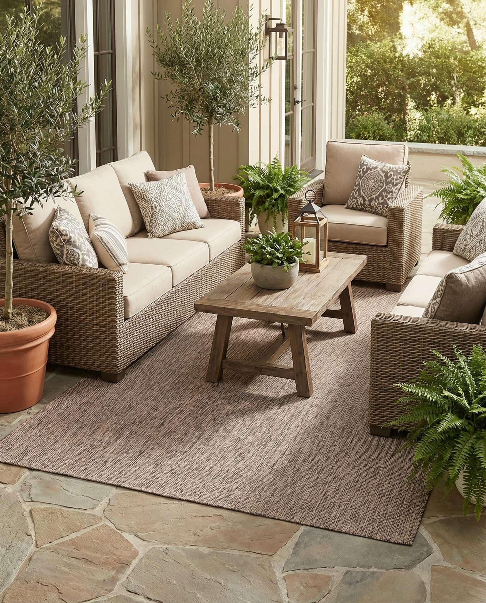 7' x 10' Easy-Clean Solid Indoor / Outdoor Rug