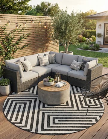 7' 10 x 7' 10 Easy-Clean Modern Indoor / Outdoor Round Rug