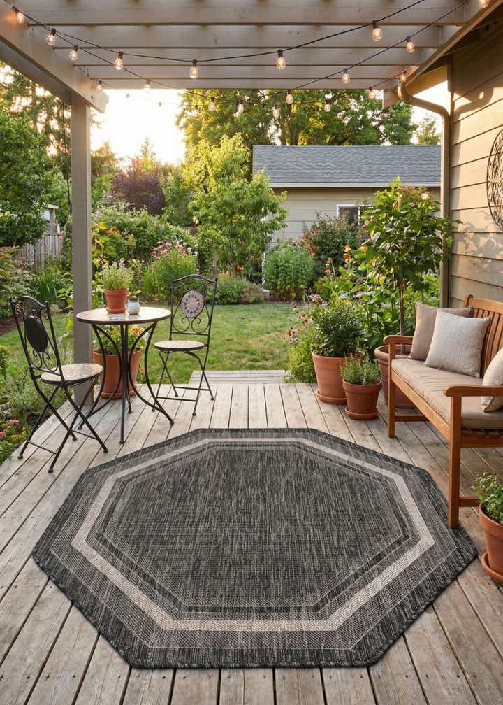 5' 3 x 5' 3 Easy-Clean Border Indoor / Outdoor Octagon Rug