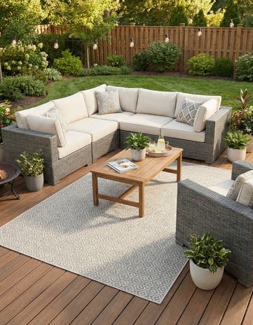 Light Gray Easy-Clean Jill Zarin Costa Rica Indoor / Outdoor Rug