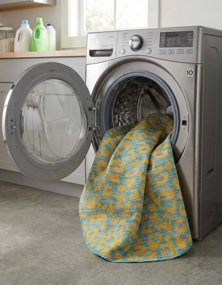 Detail image of  4' x 4'  Washable Safari Indoor / Outdoor Round Rug