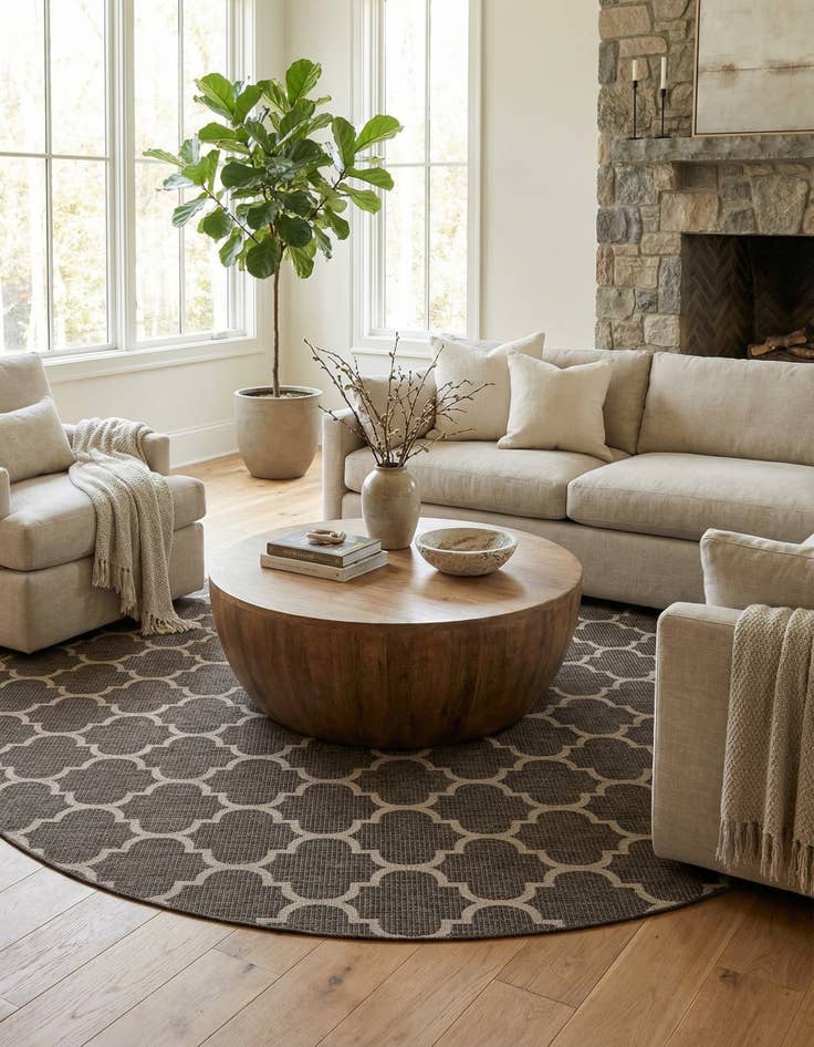 Detail image of 13' x 13' Easy-Clean Trellis Indoor / Outdoor Round Rug
