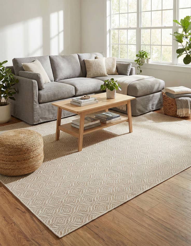 Detail image of 7' 10 x 11' Easy-Clean Trellis Indoor / Outdoor Rug