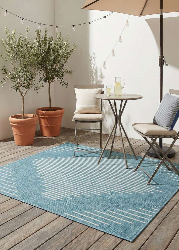 5' 3 x 5' 3 Easy-Clean Modern Indoor / Outdoor Square Rug