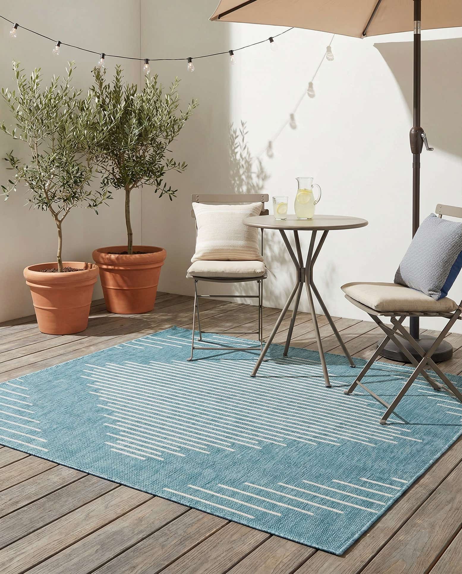 5' 3 x 5' 3 Easy-Clean Modern Indoor / Outdoor Square Rug