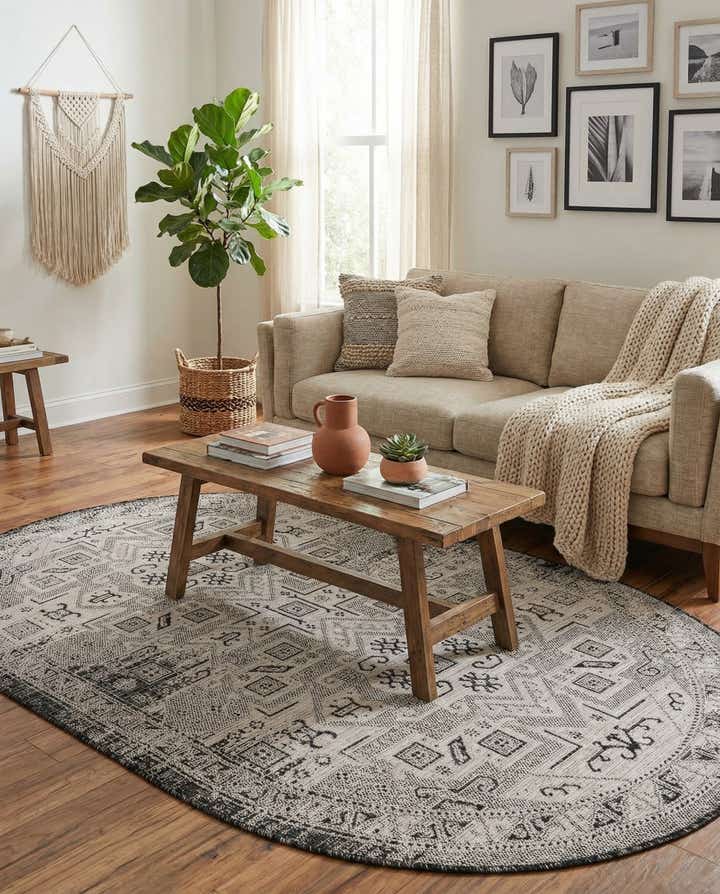 5' 3 x 8' Easy-Clean Aztec Indoor / Outdoor Oval Rug