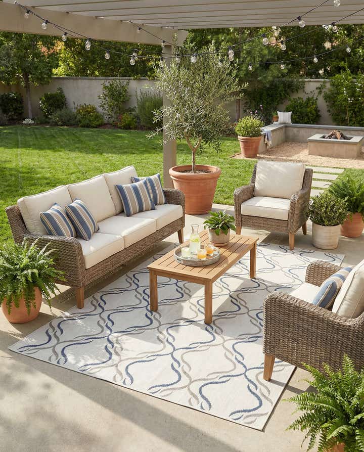 6' x 9' Easy-Clean Trellis Indoor / Outdoor Rug