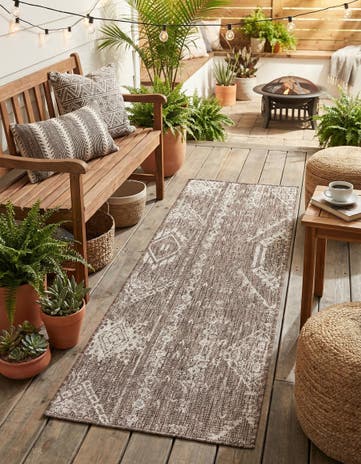 2' x 6' Easy-Clean Bohemian Indoor / Outdoor Runner Rug
