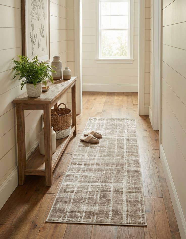 Detail image of Jill Zarin 2' 2 x 6' Uptown Lexington Avenue Runner Rug