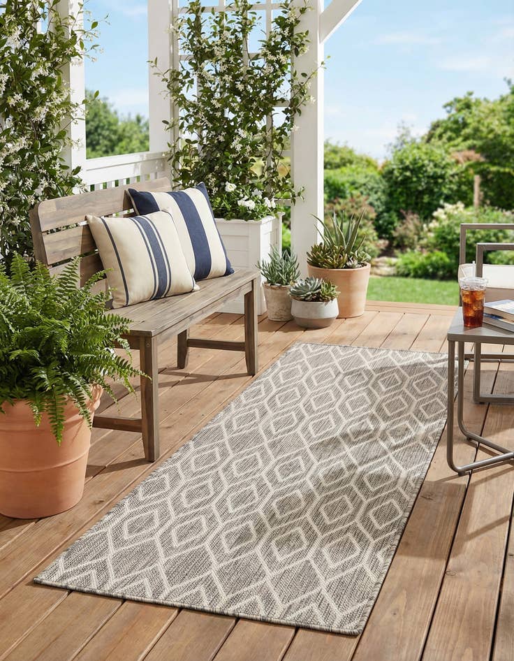 Detail image of  2' x 4' 4  Washable Jill Zarin Indoor / Outdoor Runner Rug