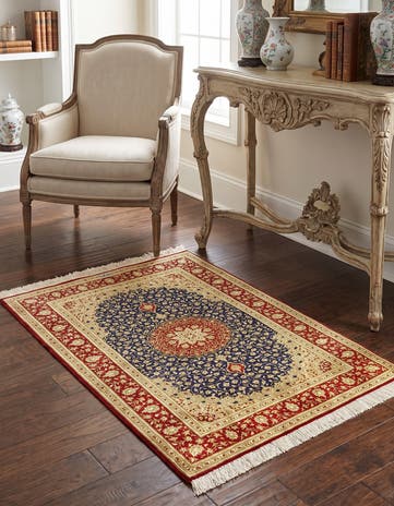 2' 7 x 4' Ghom Silk Rug