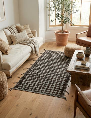 5' 5 x 7' 10 Hand Knotted Moroccan Wool Rug