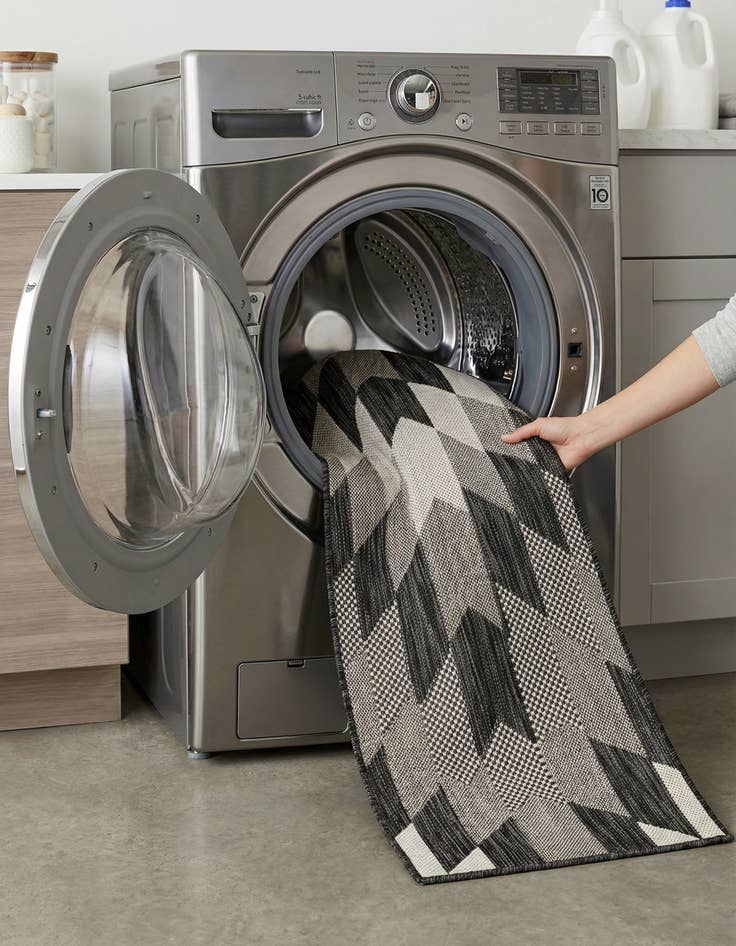 Detail image of  2' x 4'  Washable Modern Indoor / Outdoor Runner Rug