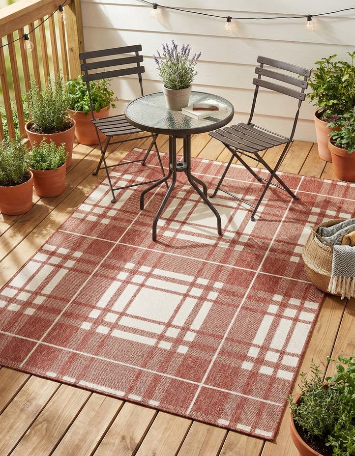 5' 3 x 7' Easy-Clean Checkered Indoor / Outd...