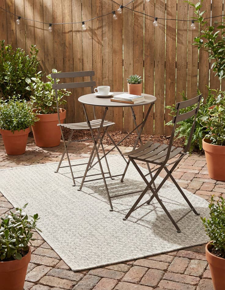 Detail image of  2' x 3'  Washable Solid Indoor / Outdoor Rug