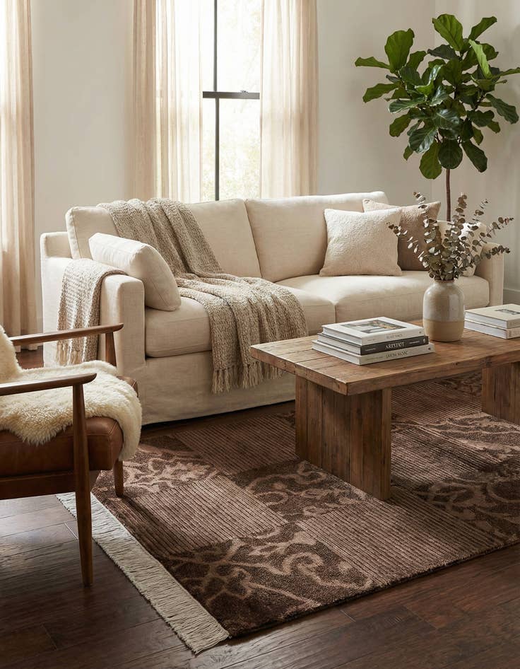 Detail image of 2' 9 x 5' 1  Hand Knotted Darya Wool Rug