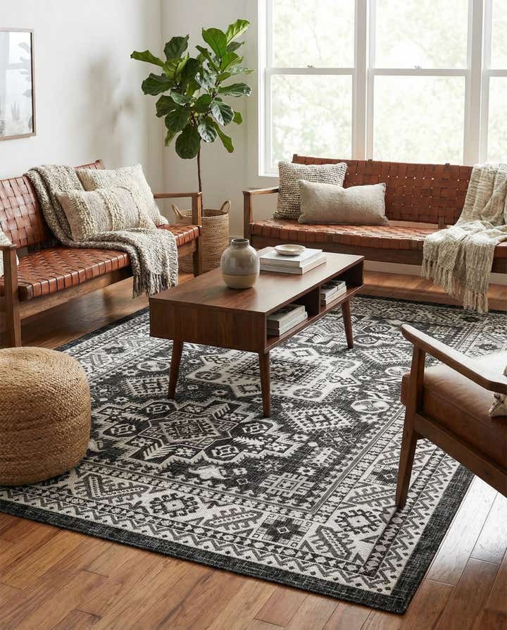 6' x 9' Easy-Clean Aztec Indoor / Outdoor Rug