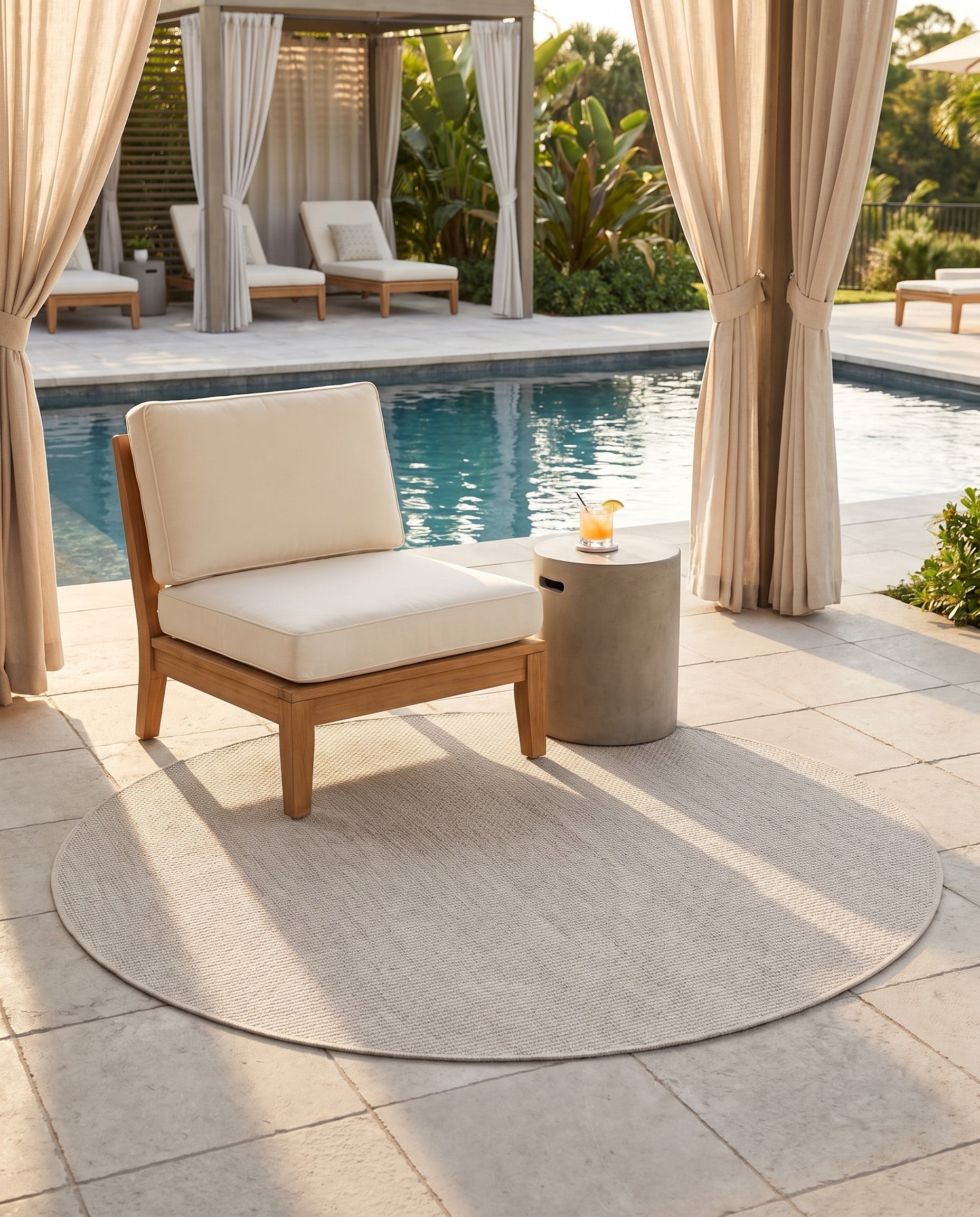 5' 3 x 5' 3 Easy-Clean Solid Indoor / Outdoor Round Rug